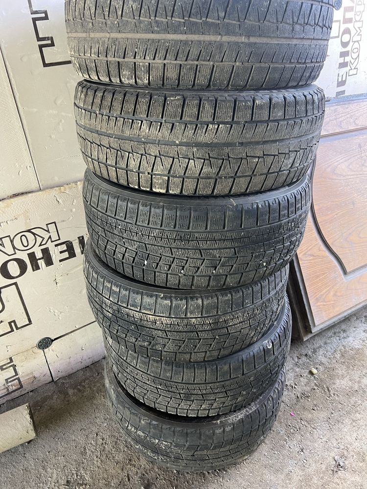 Продам шины на R17