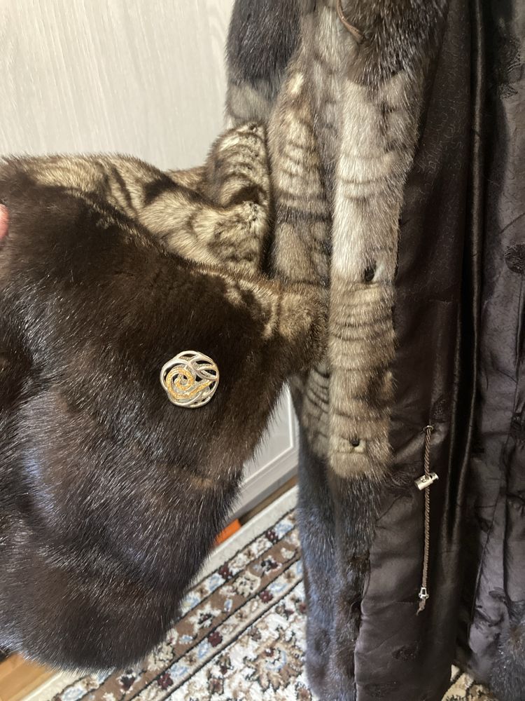 Продам шубу норковую