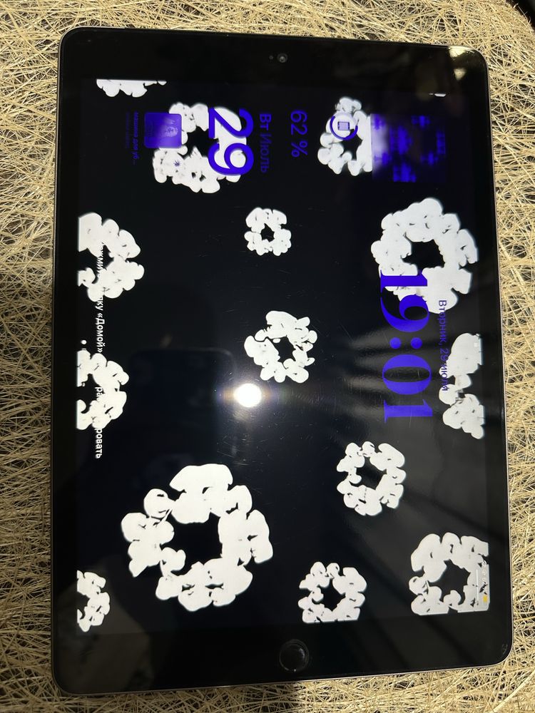 iPad 7 32gb в шикарном состоянии.