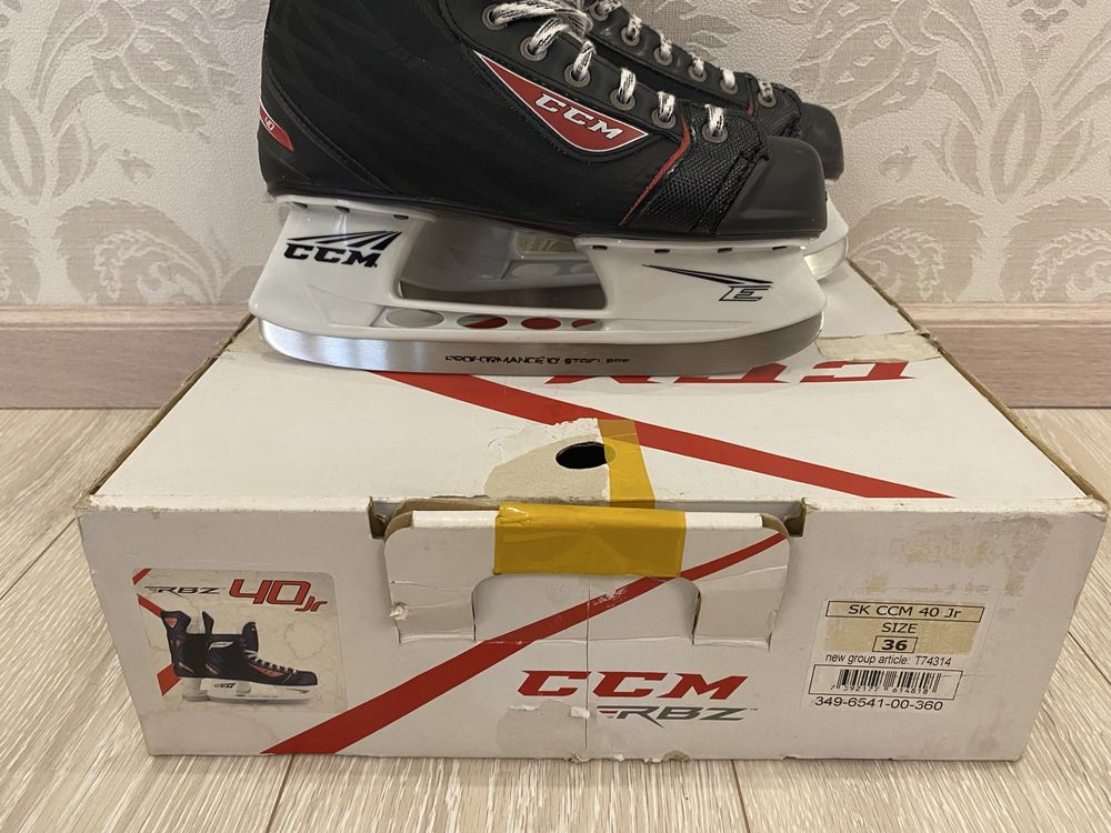 Коньки Хокейнные CCM