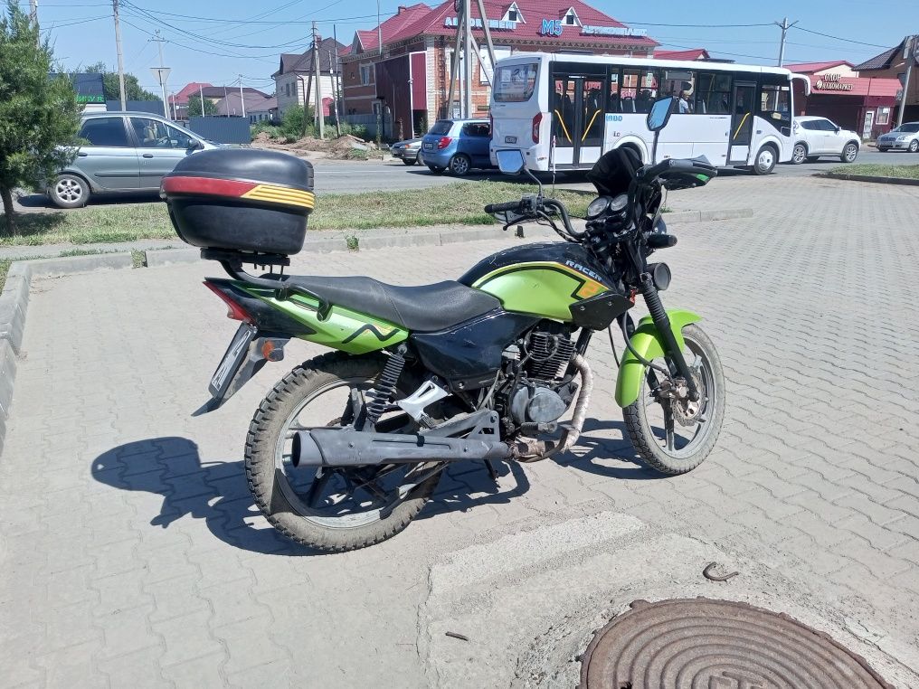 Мотоцикл рейсер тейгер