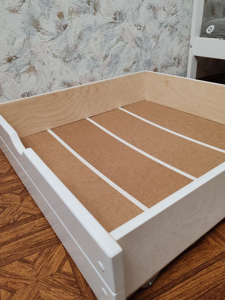 Продам детскую кровать 160*80