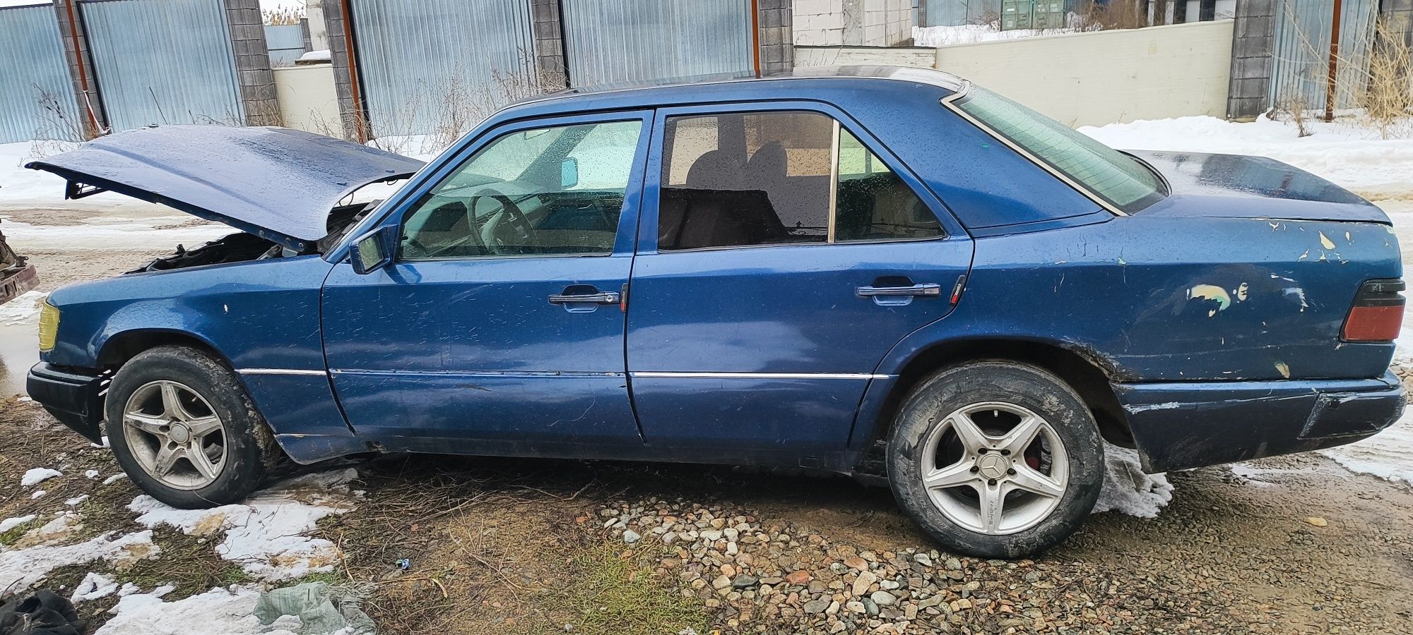 Автозапчасти на Мерседес 124 есть все что на фото