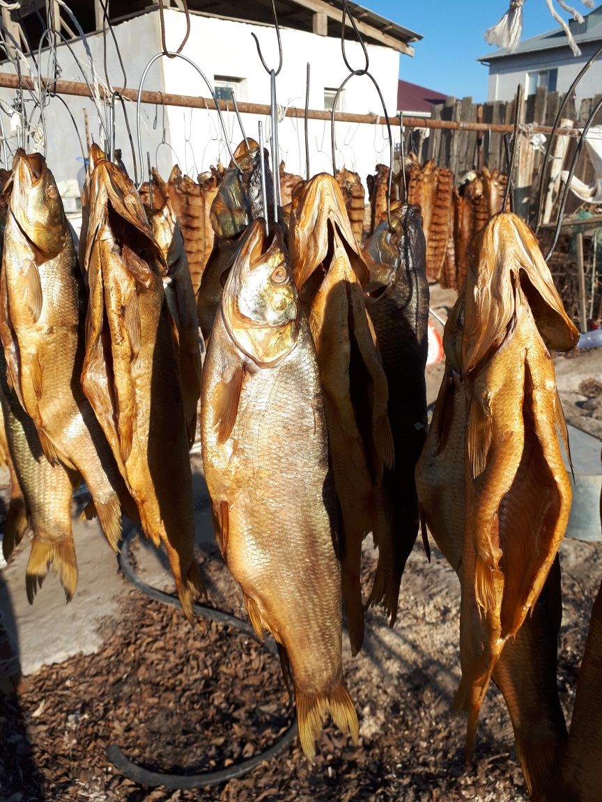 Рыба копченая без головы и хвоста 2500тг за 1 кг
