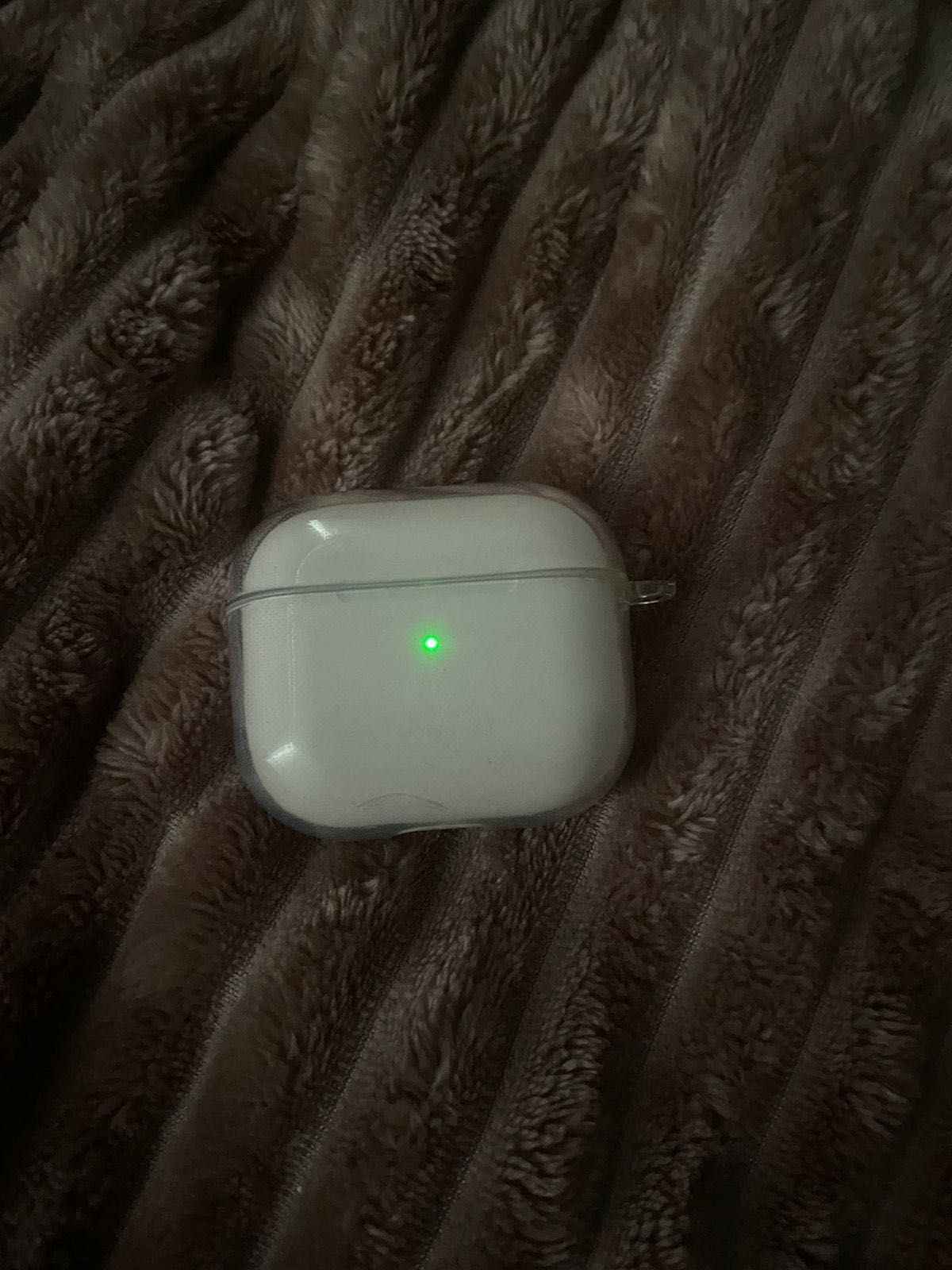 Оригинал кейс AirPods 3