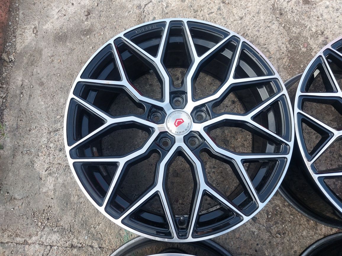 Шины 235/45/18 диски 18 114.3/5 диски на 18  vossen