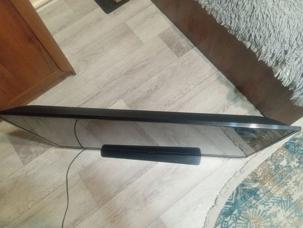 Продам телевизор 102 диагональ
