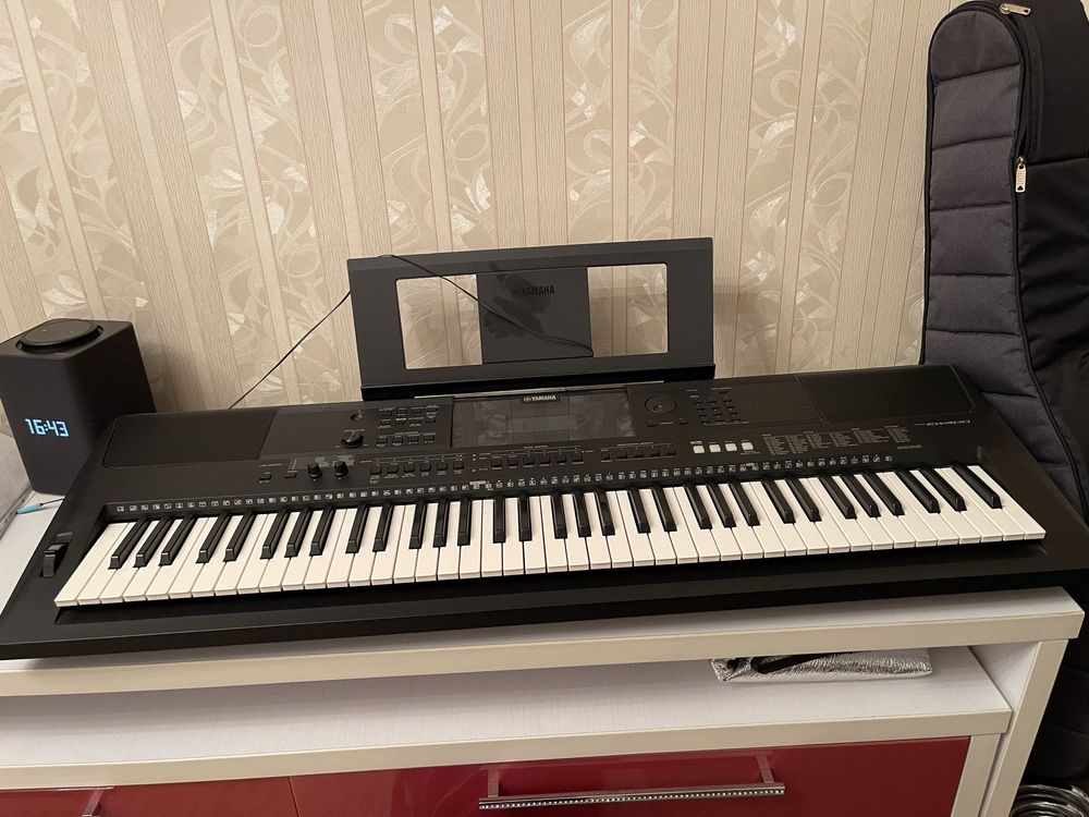 Синтезатор YAMAHA PSR-EW400 Black