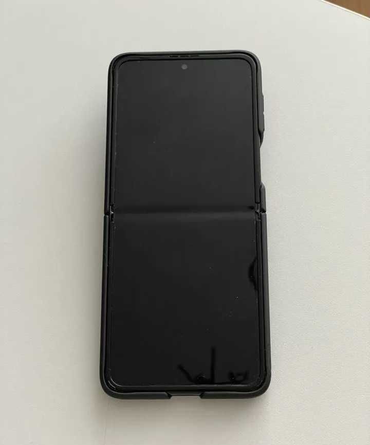 Samsung Galaxy Z Flip3 5G 8/128 ГБ