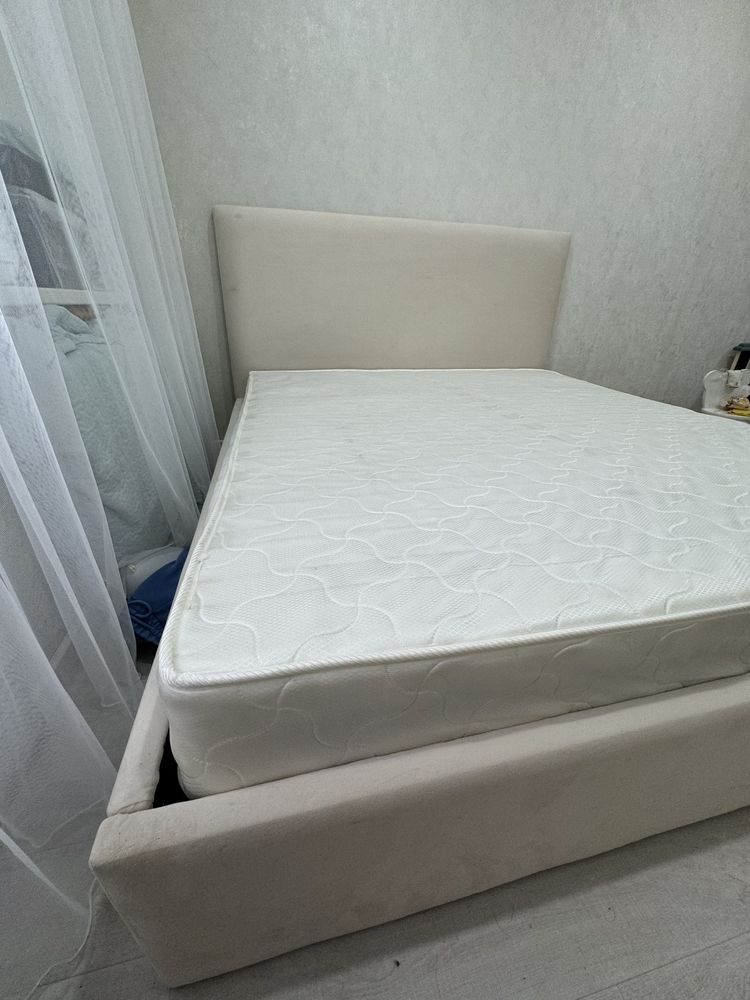Продам кровать 180х200