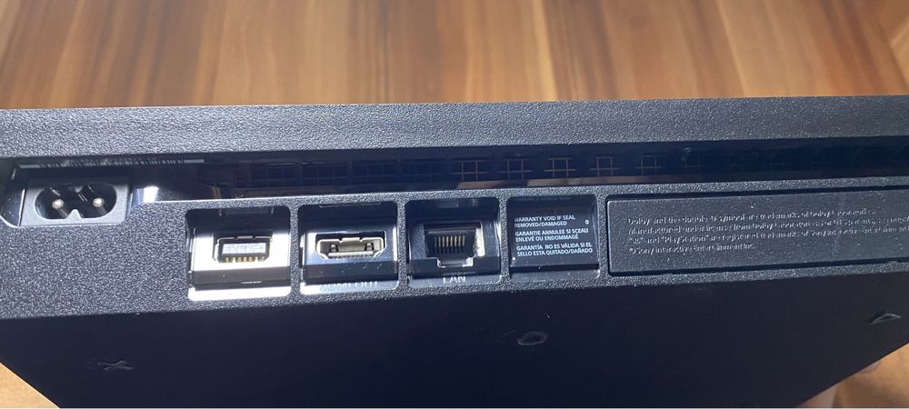 Playstation 4 slim