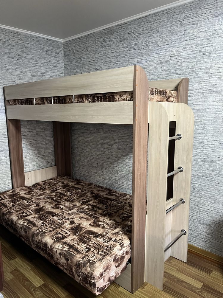 Продаёться двухярусная кровать.