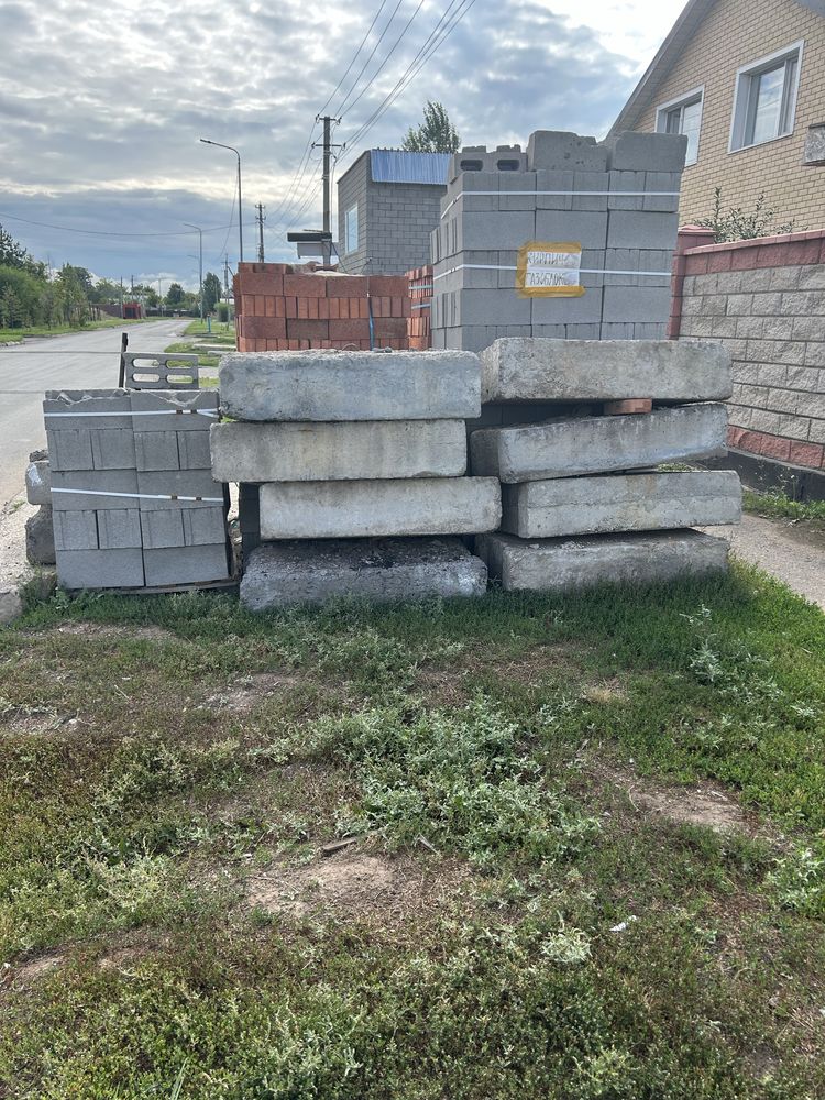 Продам кирпичи и пескоблоки