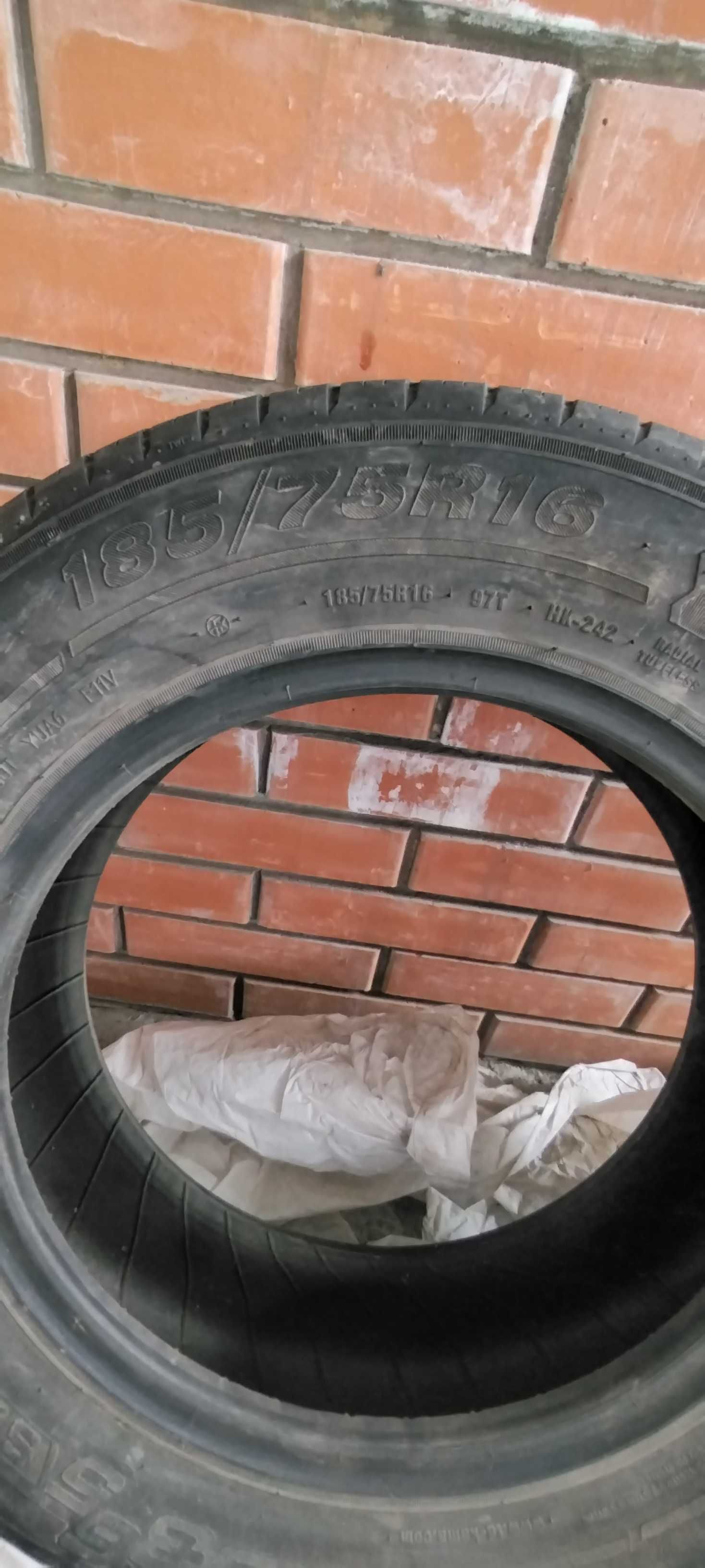 Шины 185/75 R16 сняли с нивы