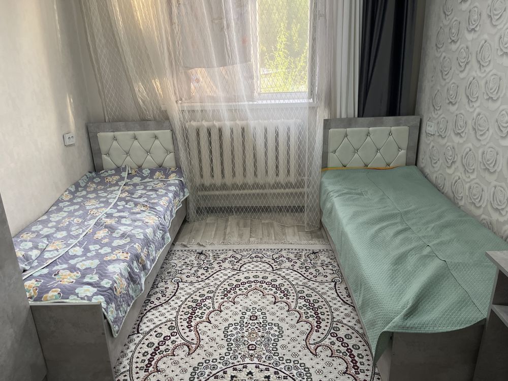 2 кровать, 1 парта, 1 шкаф