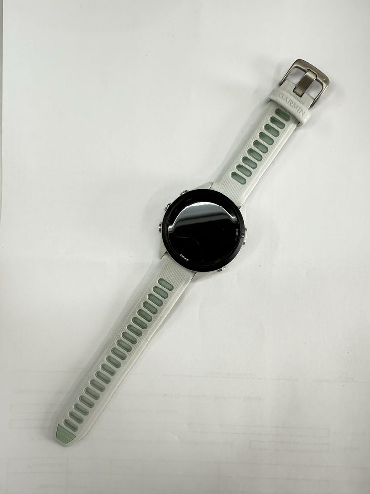 Часы Garmin 265S