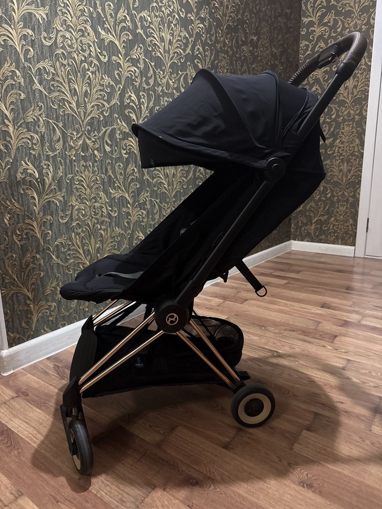 Продам коляску Cybex Coya черная рама голд