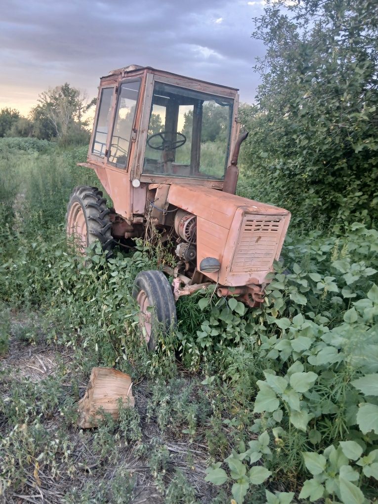 Продам 3 трактора 30 км от семска