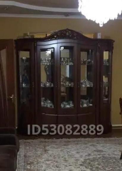 Продам горку с комодом и стол