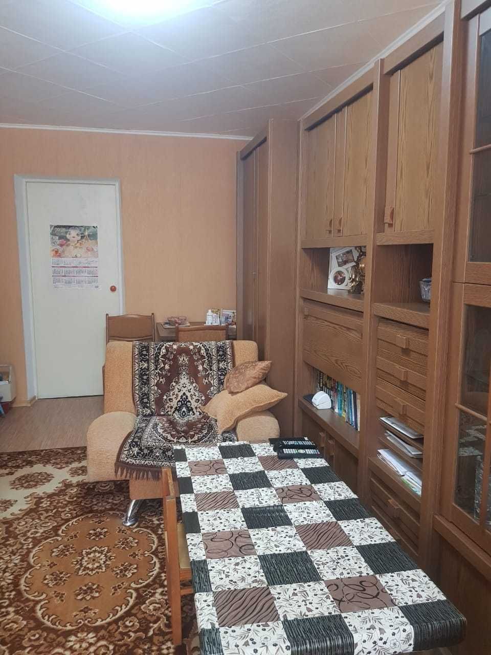 Продаётся 2-х комнатная квартира по адресу:  
Крылова, 41