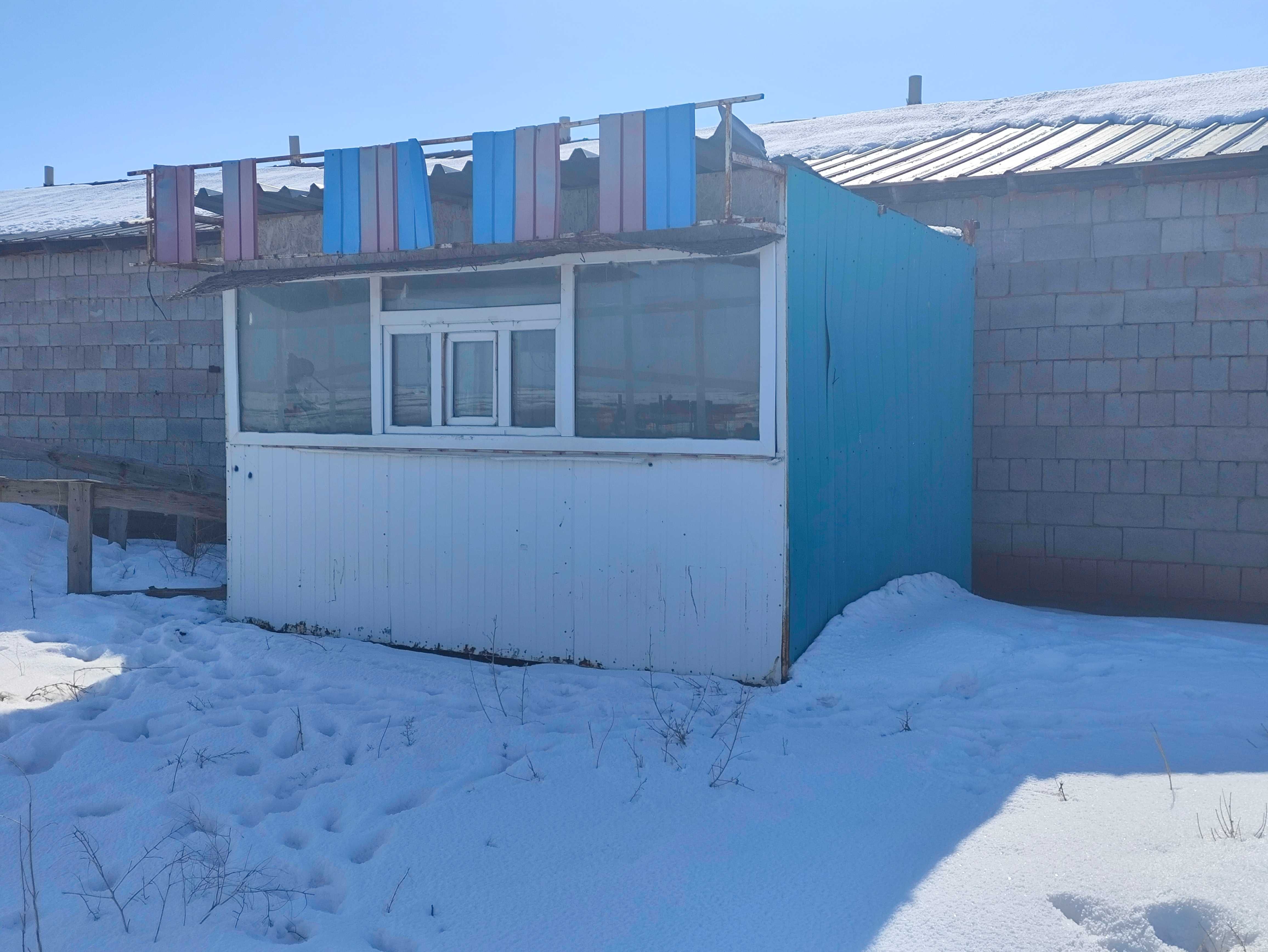 Продаются цистерны,ёмкости объёмом 3 т., 300 л.,Ларёк(будка),контейнер