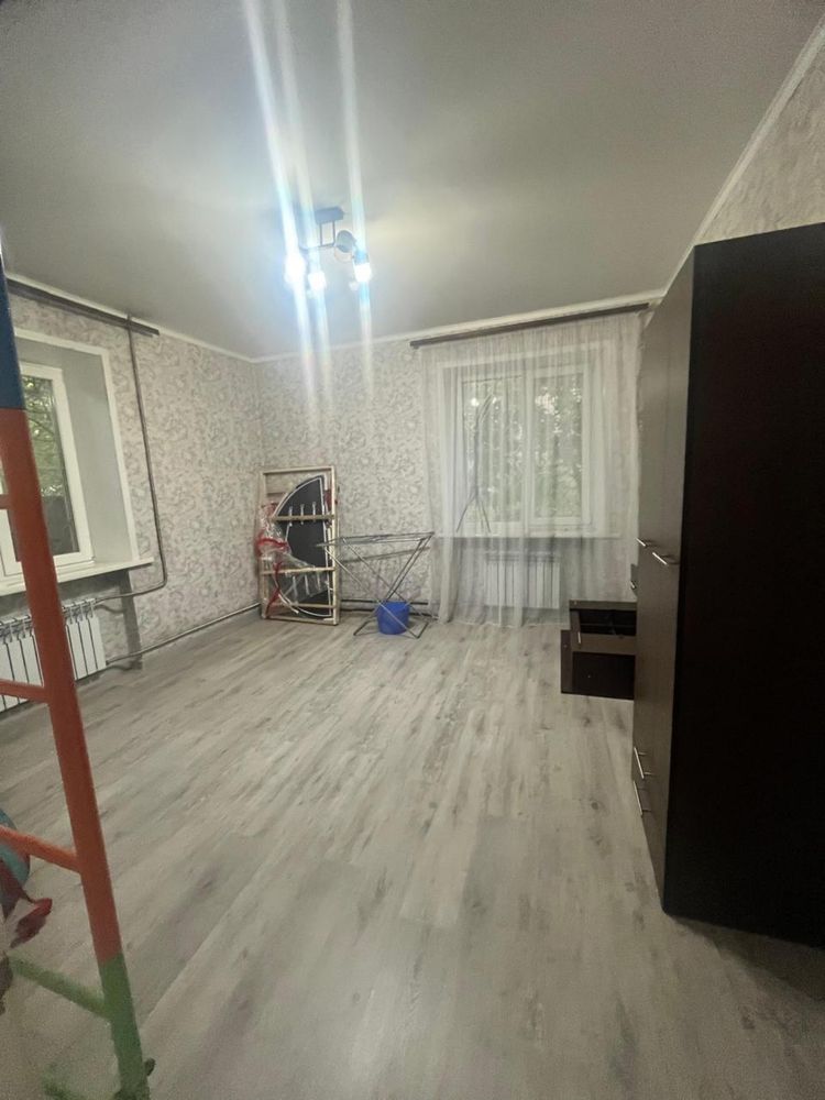 Продам 3-х комнатную квартиру ул. Металлургов 16