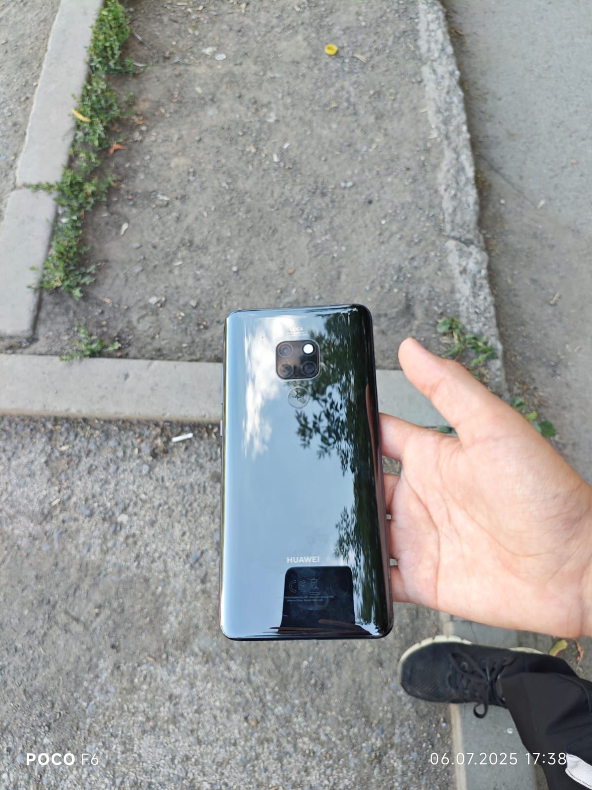 Обменяю huawei mate 20