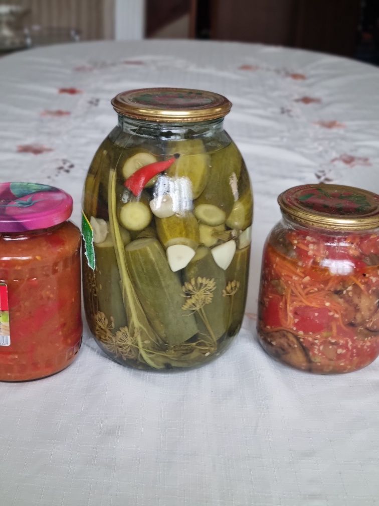 Соленья, салаты домашние