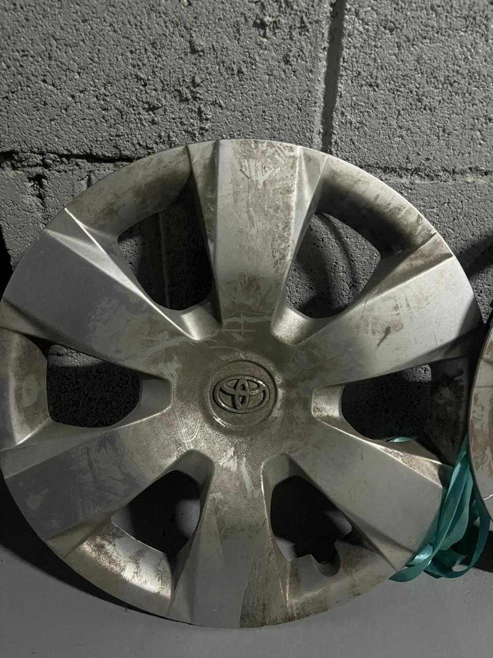 Колпаки на диски Toyota