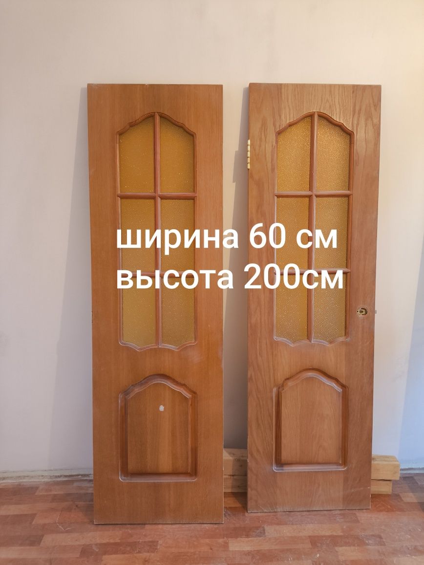 Двери межкомнатные деревянные.