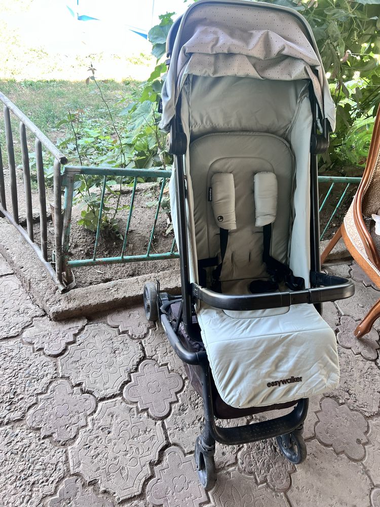 Easywalker Miley коляска — компактная, в хорошем состоянии + подарок
