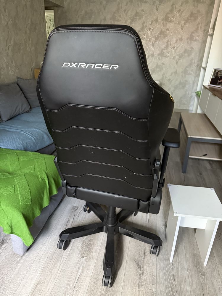 Продам игровое кресло