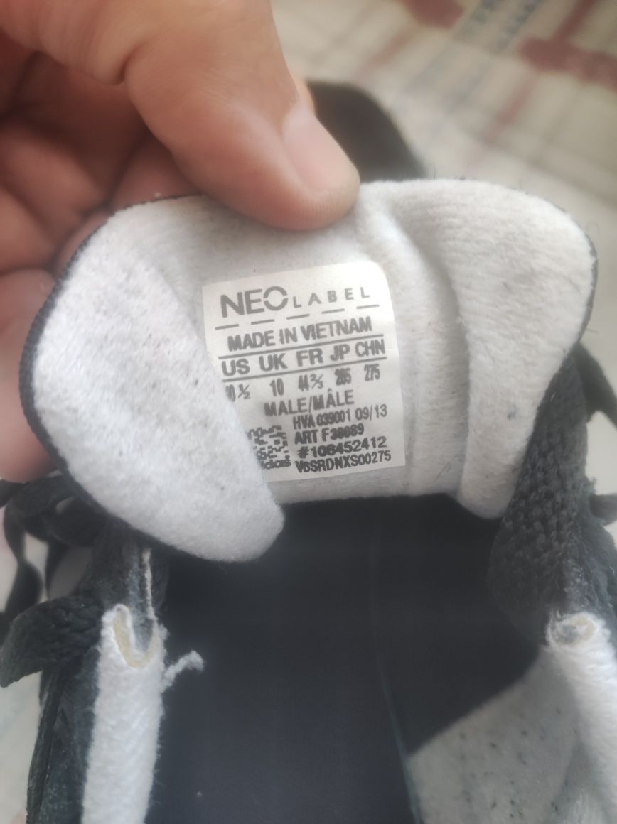Adidas кроссовки оригинал, в хорошем состоянии, почти не носил,