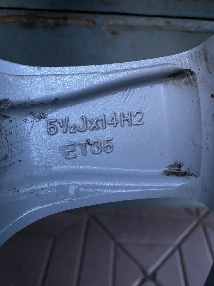 Шины 185/65R14 с дисками