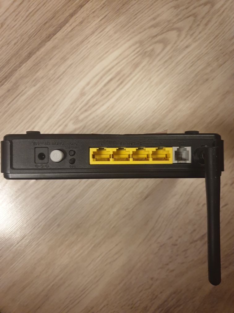 ADSL роутер                                    .