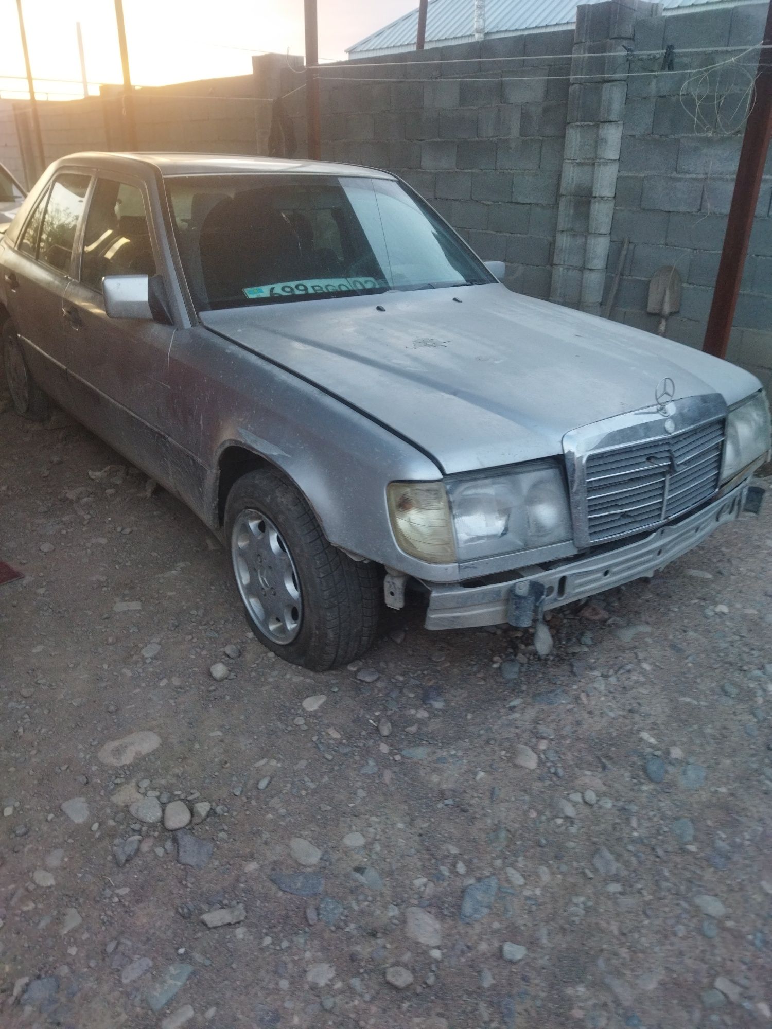 Мерседес Бенс 124