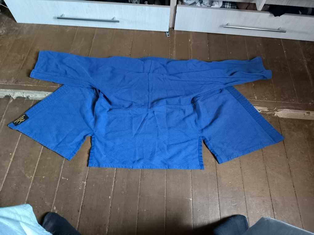 Продам Кимано  с поясом