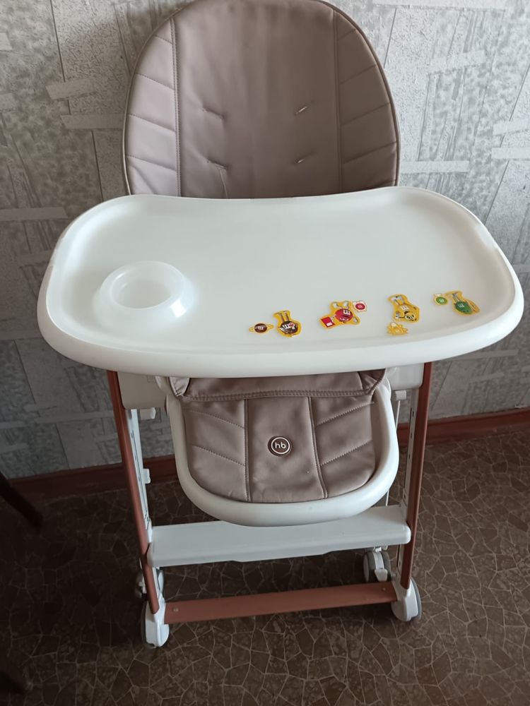 Продам столик, стулья, коляску и новую кроватку