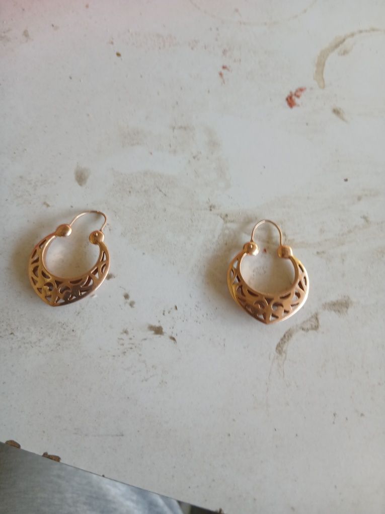Продам серёжки золотые