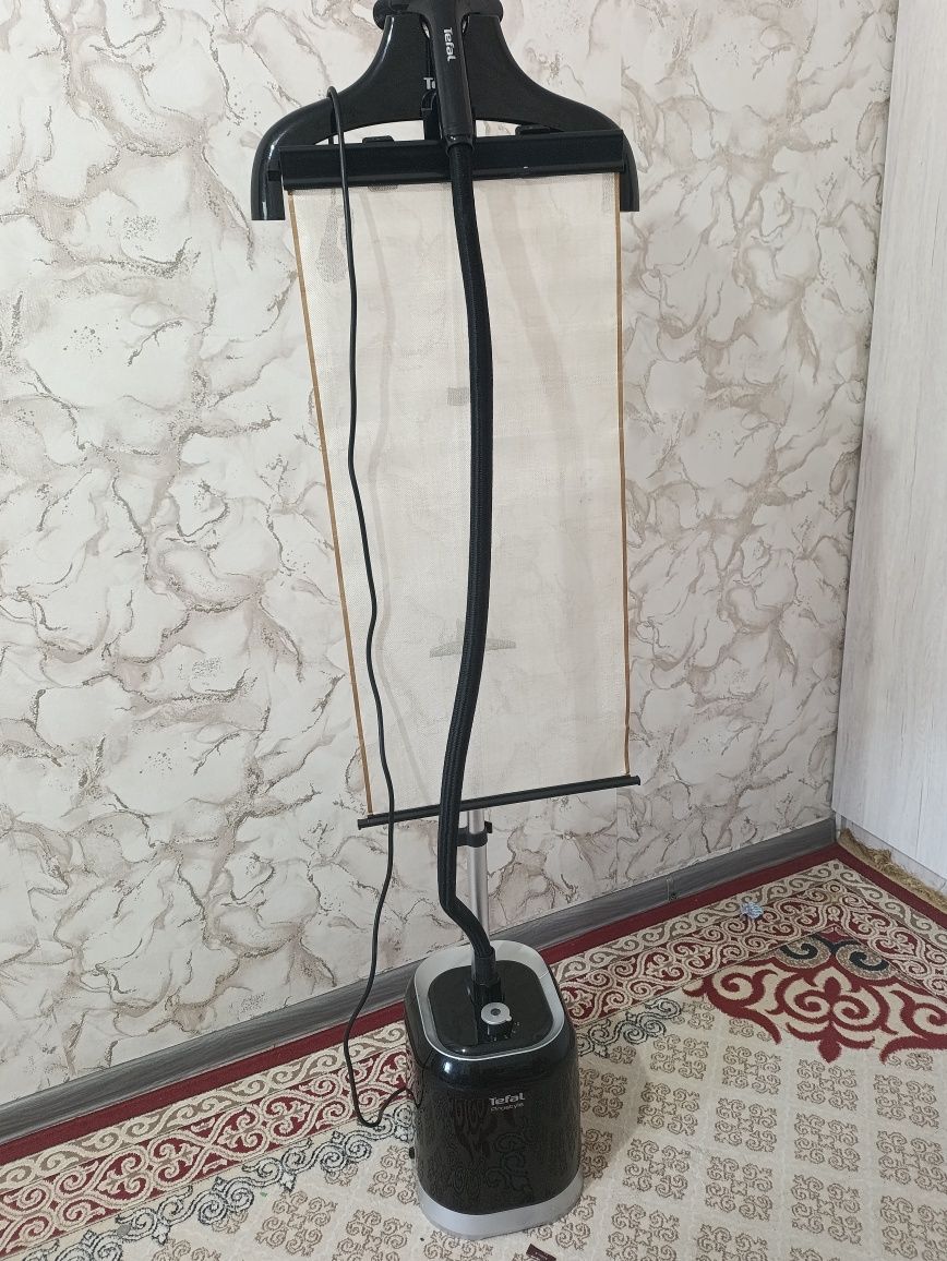Tefal Prostyle (Вертикальный отпариватель для одежды)