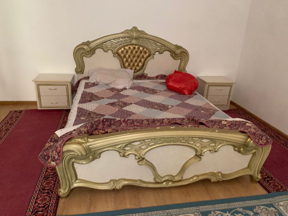 Спальный гарнитур