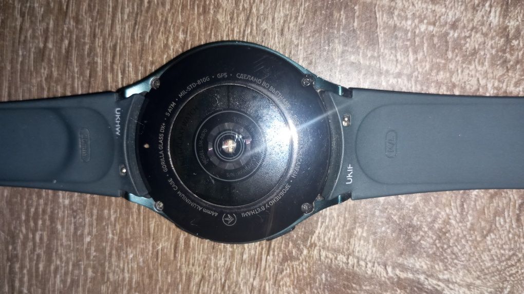 Продам Срочно Samsung Galaxy Watch 4 (SM-R870)