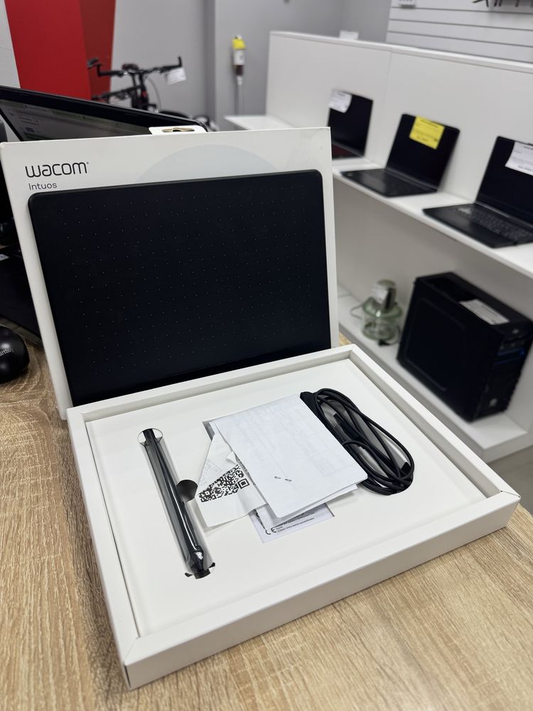 Графический планшет Wacom Intuos M TM79