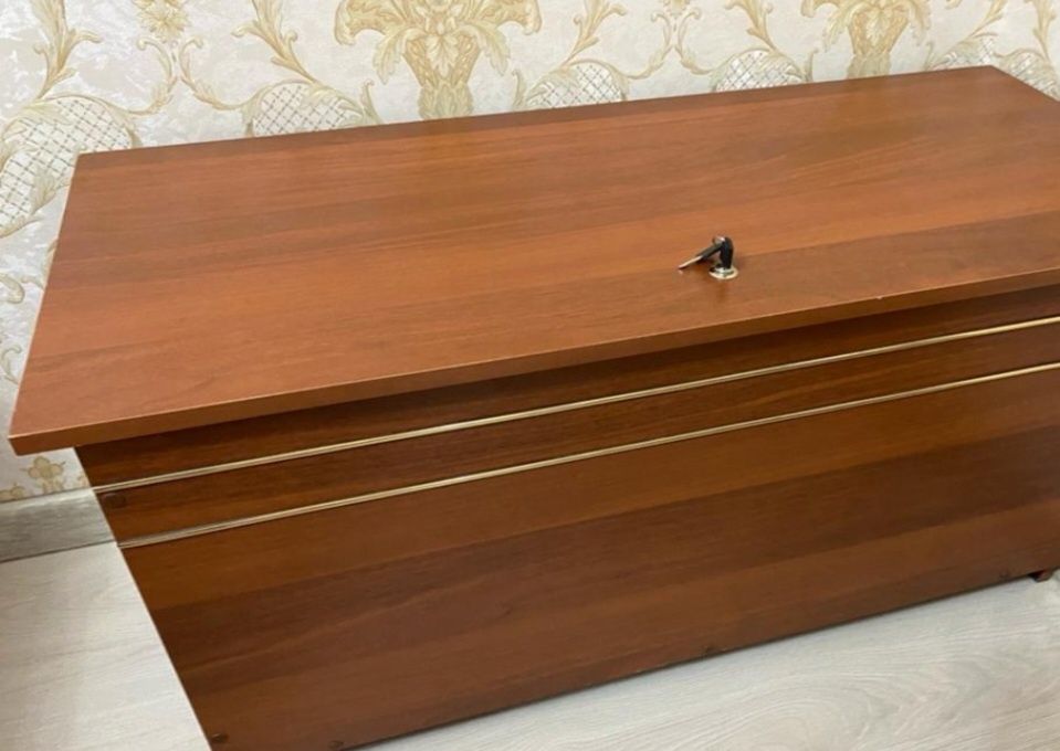 Срочно  продаю  сундук, сандык связи  с преездем