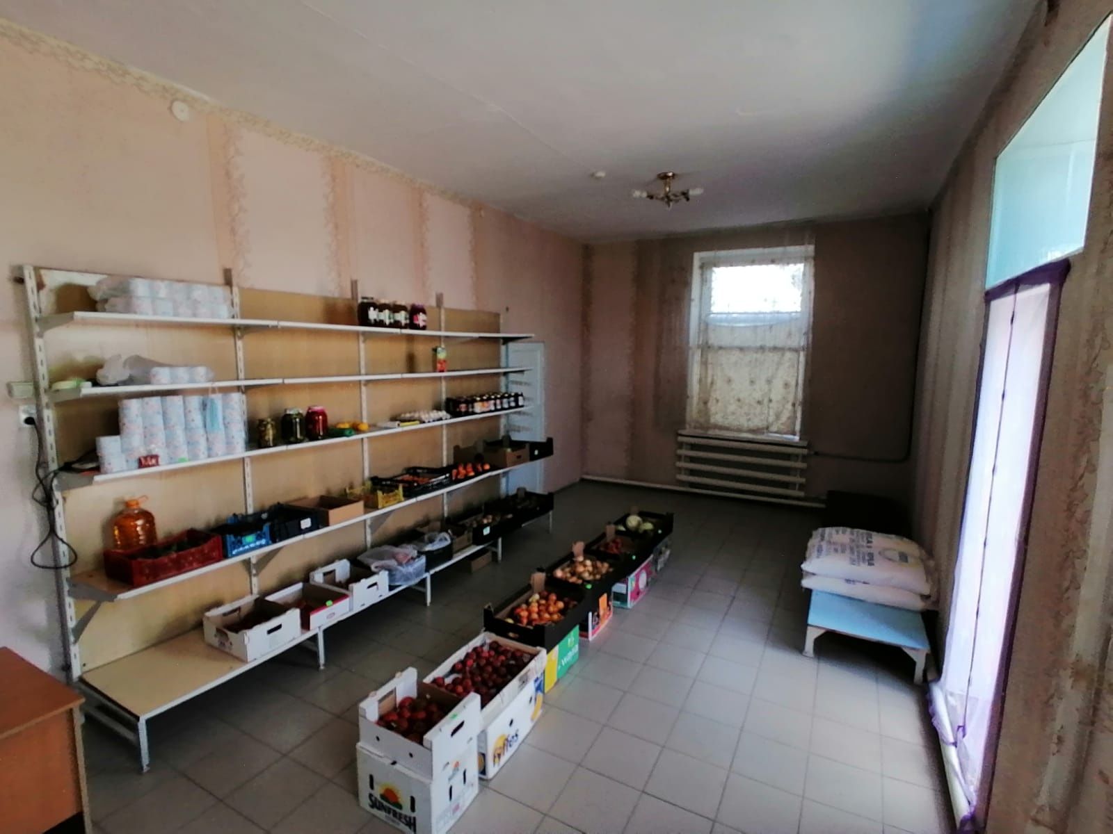 Продам действующие 2 магазина в 1-ом здании