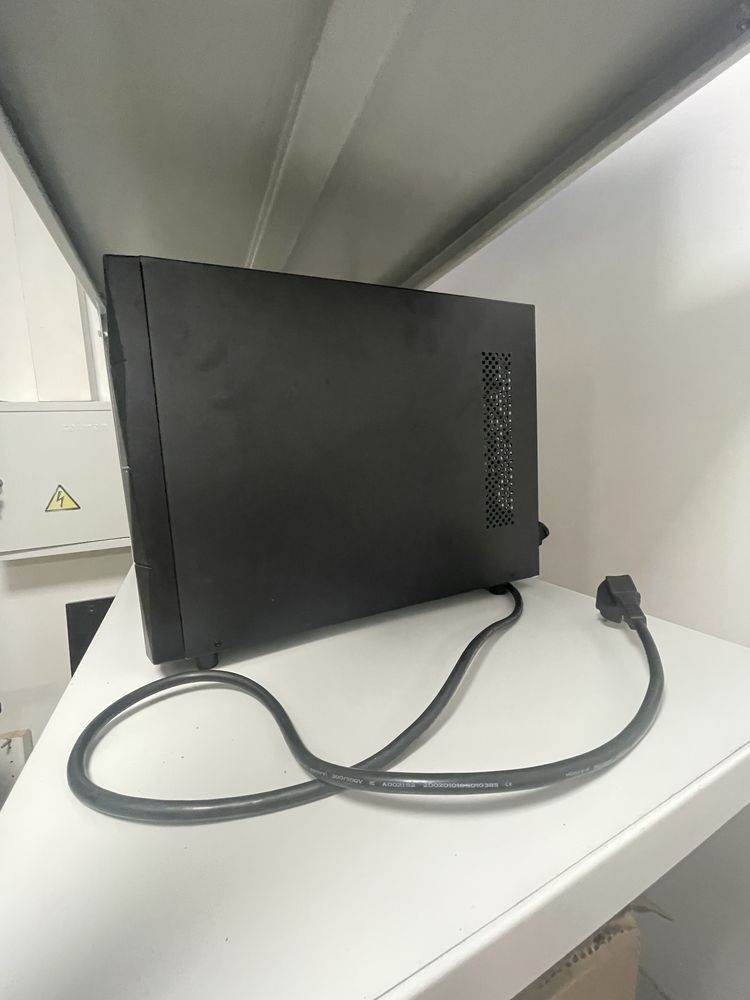 UPS SVC 3000 VA, источник безперебойного питания ИБП