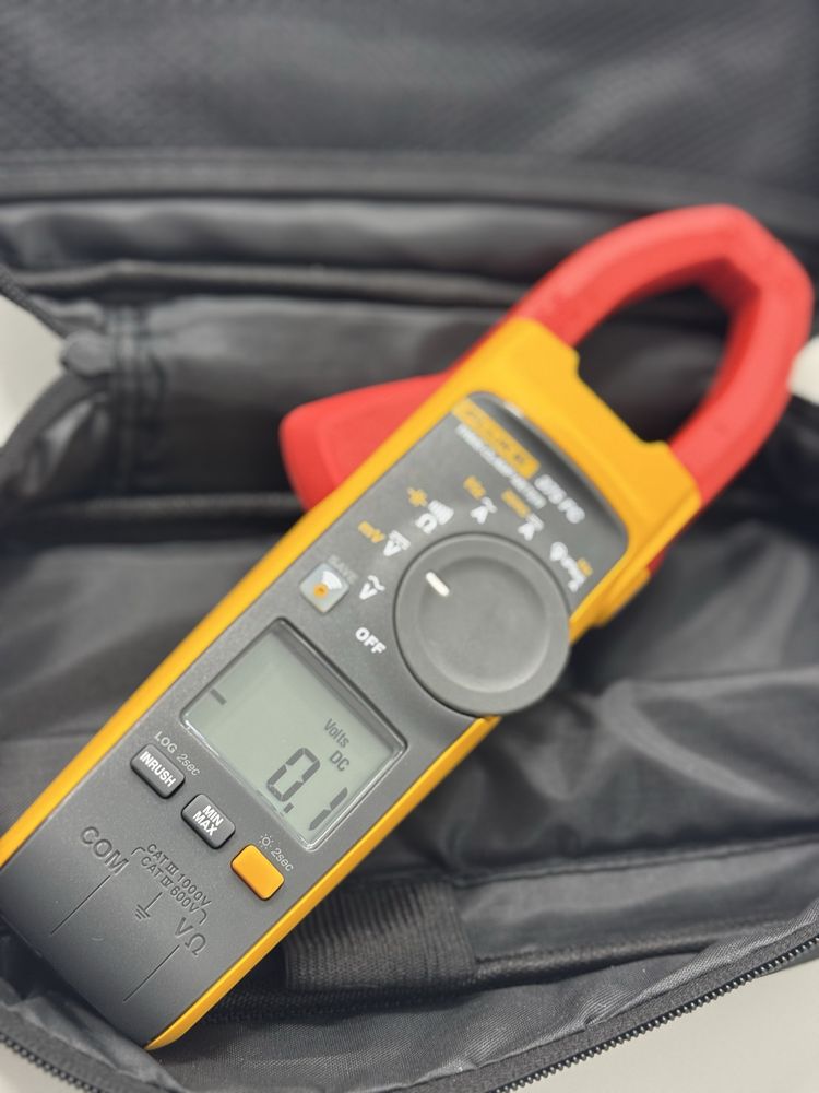 абсолютно новый токоизмеритель-мультиметр Fluke 375 FC