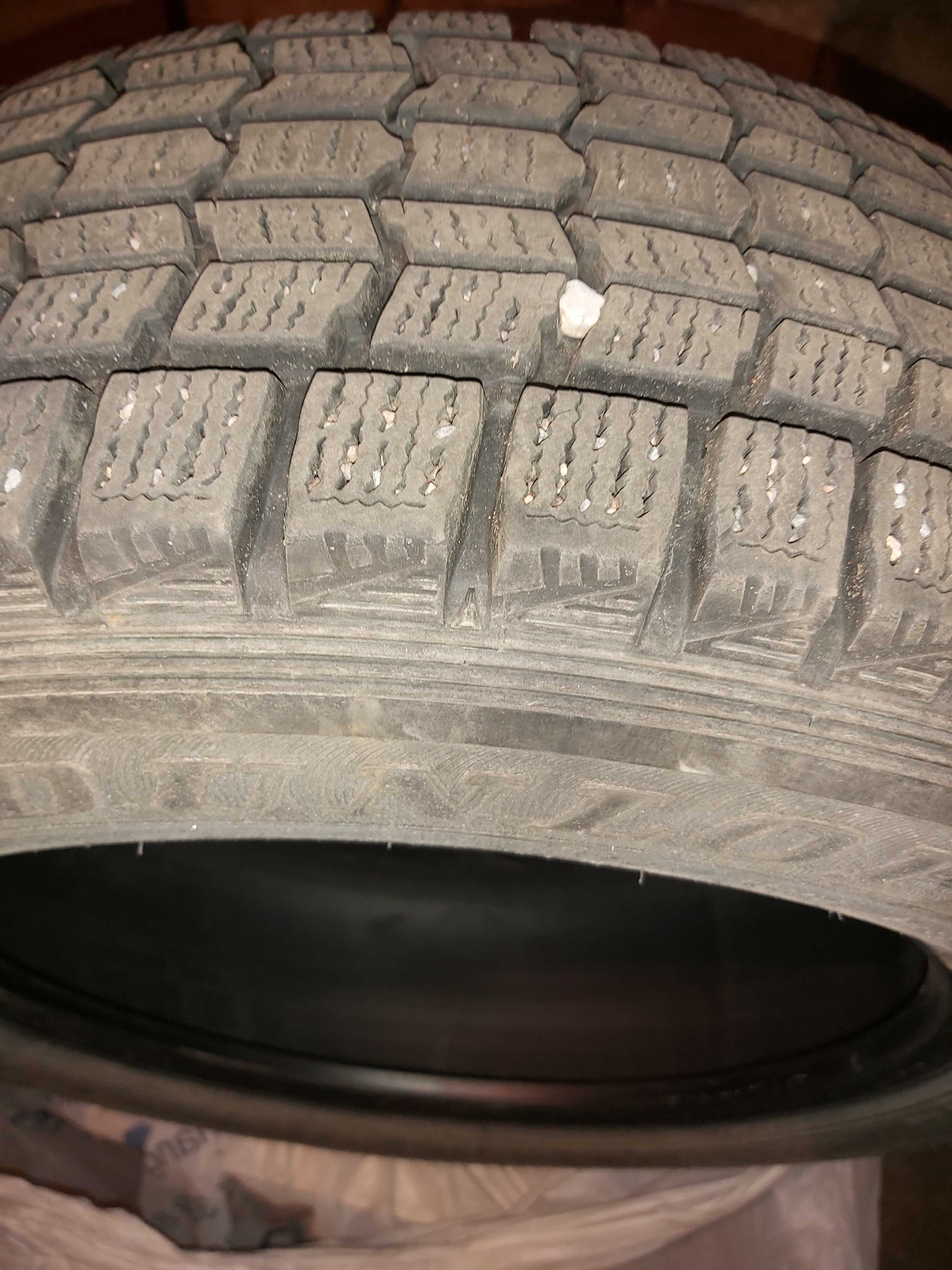 Зимние шины Dunlop 225/65 R17