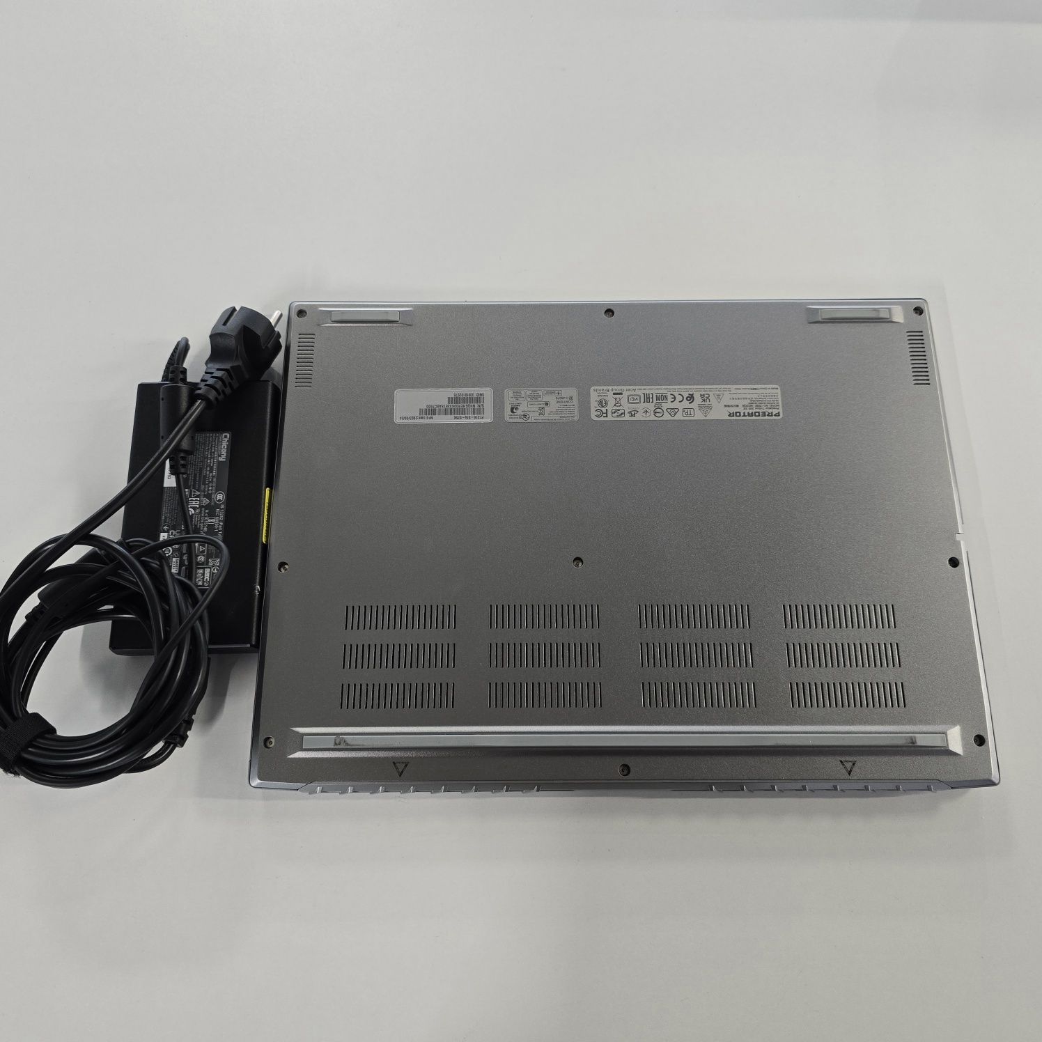 Ноутбук Acer Predator Triton 300 Se