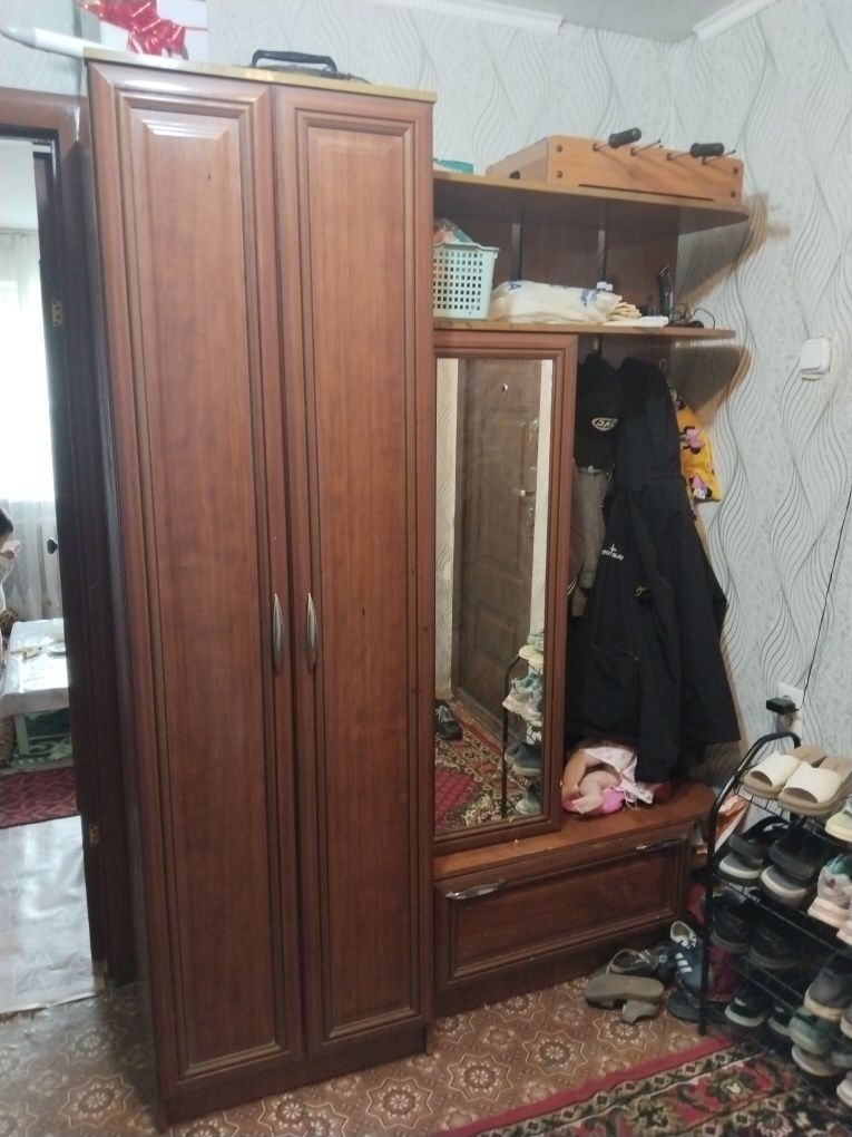 Продам шкаф для коридора